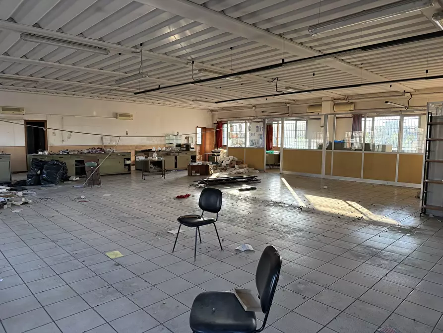 Immagine 6 di Laboratorio in vendita  in Via Sandro Cabassi 42/g a Modena