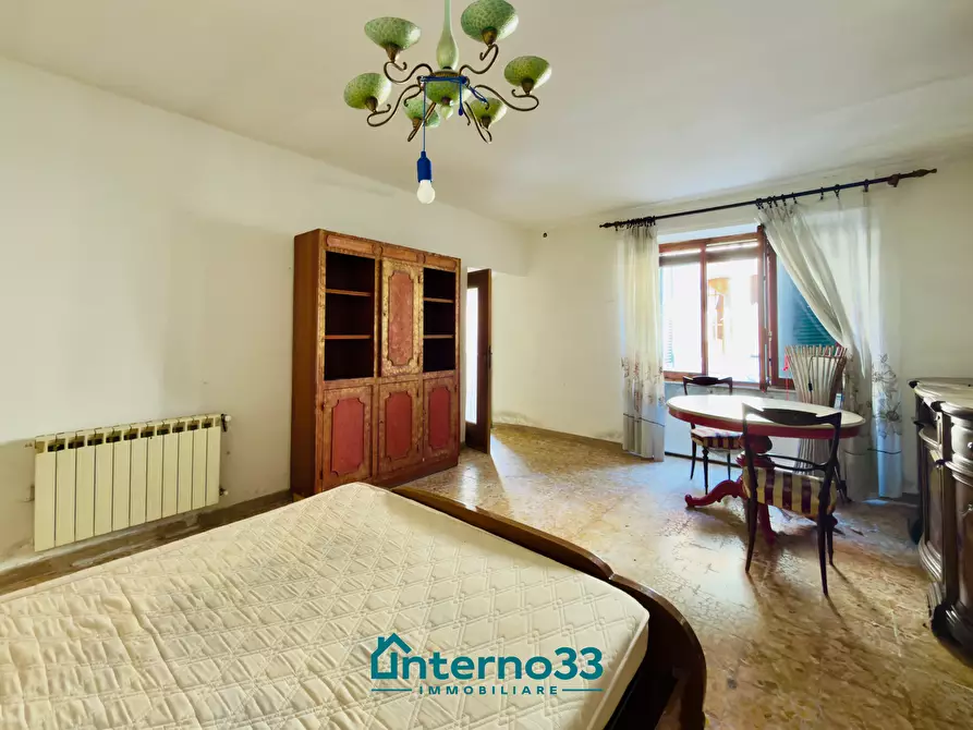 Immagine 12 di Trilocale in vendita  in Via Castagno 39 a Ortonovo