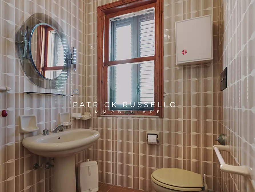 Immagine 11 di Villa in vendita  in Via dei Rovi snc a Gela