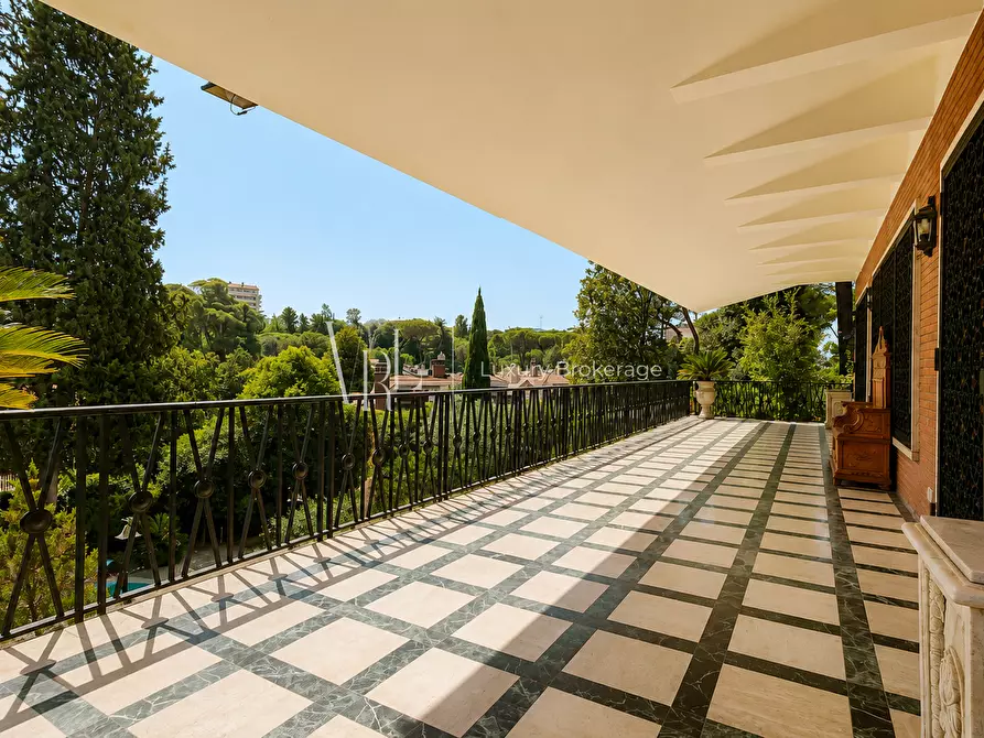 Immagine 13 di Villa in vendita  a Roma