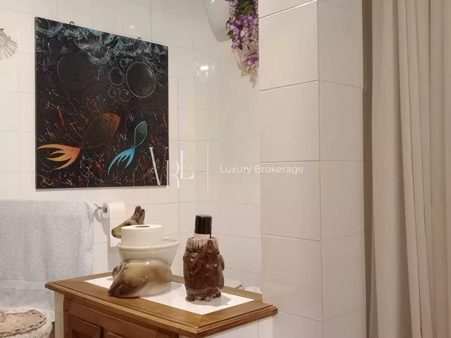 Immagine 36 di Palazzo in vendita  a Arezzo
