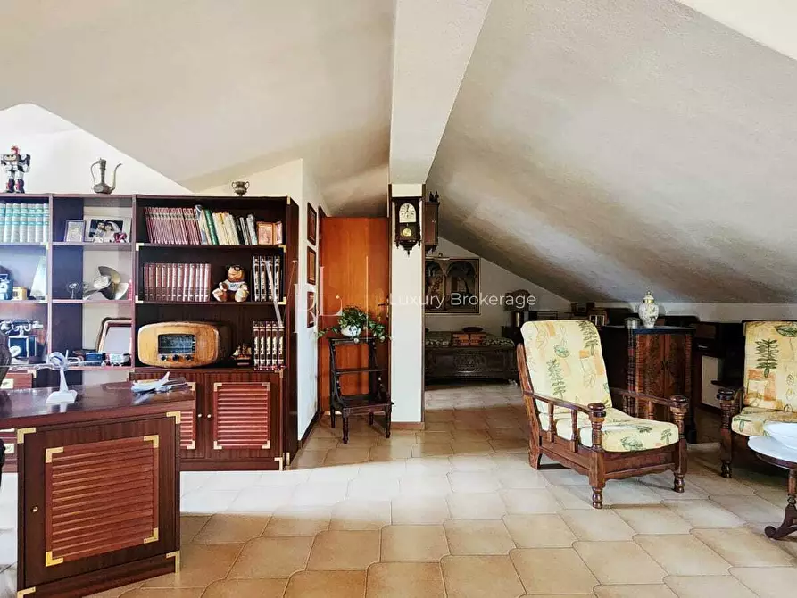 Immagine 21 di Villa in vendita  a Roma