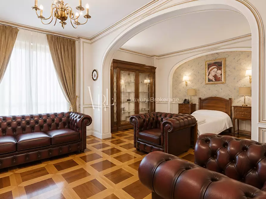 Immagine 15 di Villa in vendita  a Roma