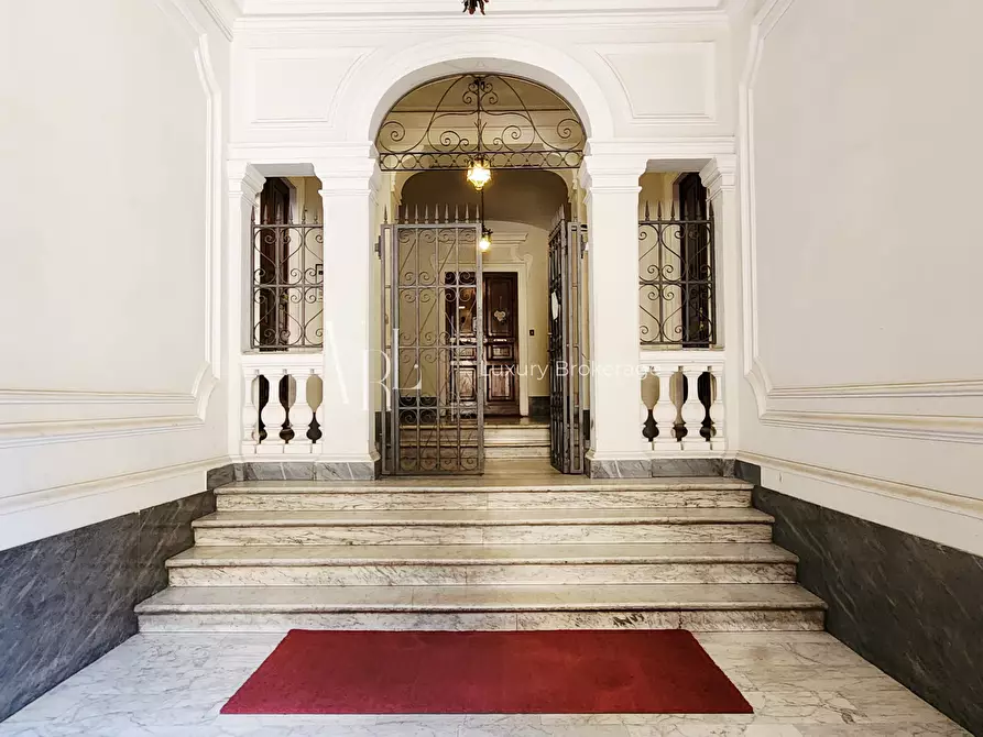 Immagine 3 di Pentalocale in vendita  a Roma