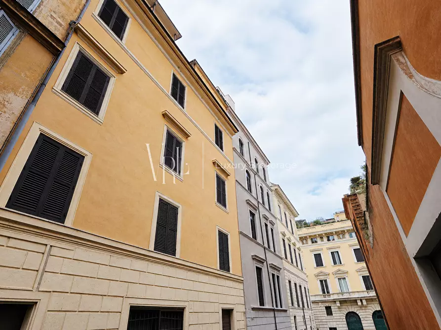 Immagine 3 di Palazzo in vendita  a Roma
