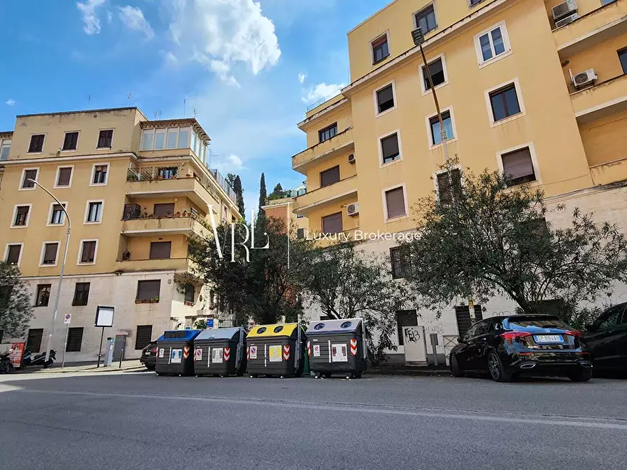 Immagine 3 di Quadrilocale in vendita  a Roma