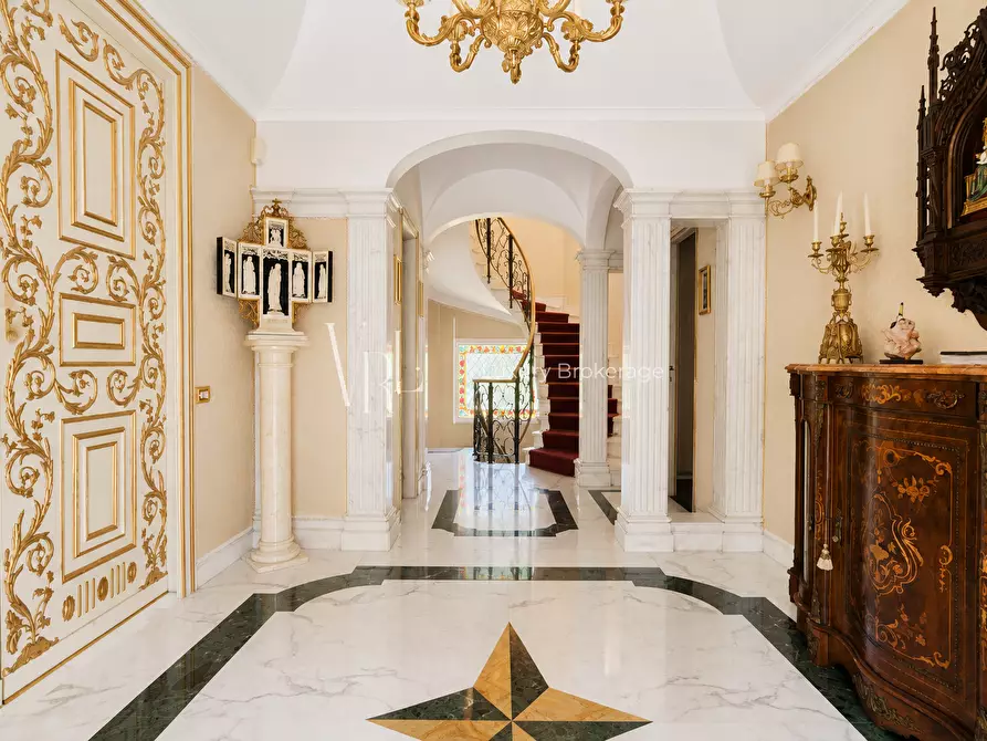 Immagine 6 di Villa in vendita  a Roma