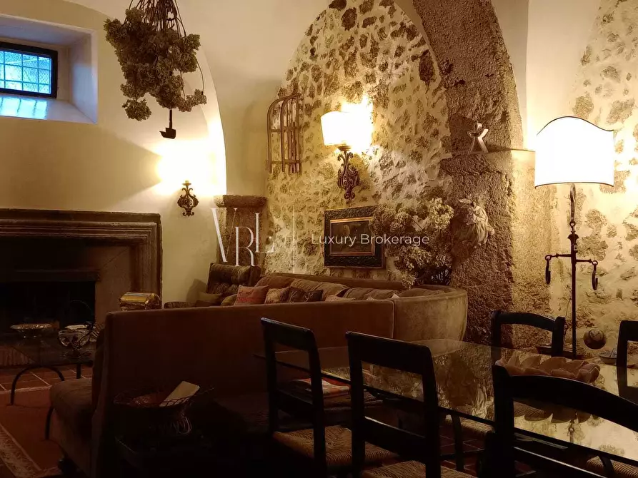 Immagine 8 di Palazzo in vendita  a Arezzo