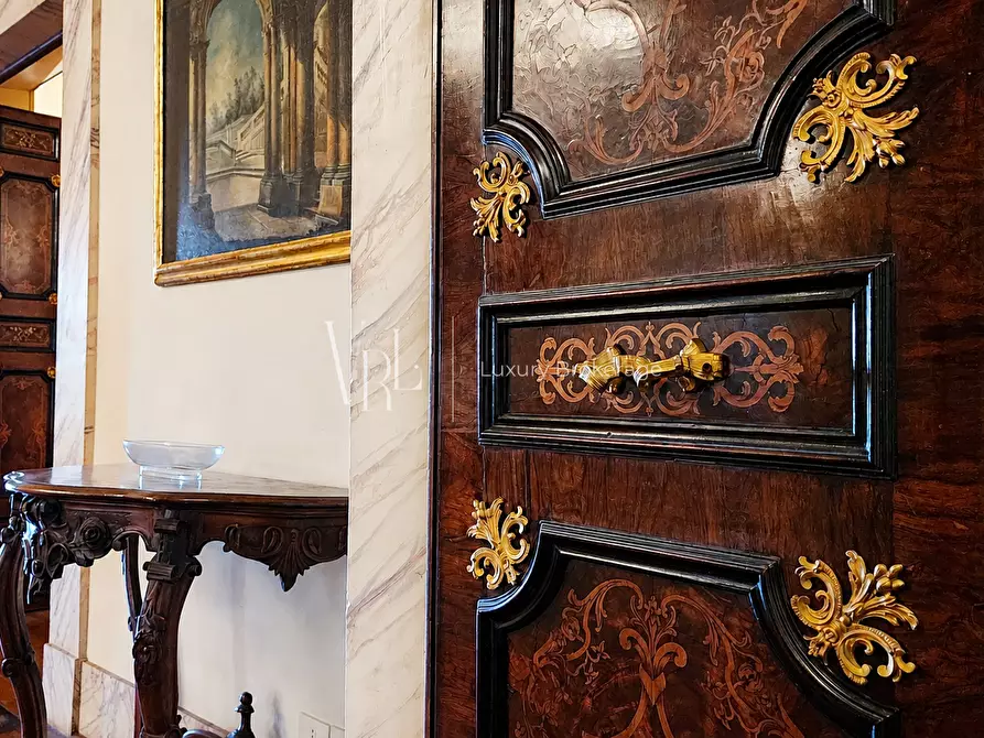 Immagine 36 di Villa in vendita  a Roma