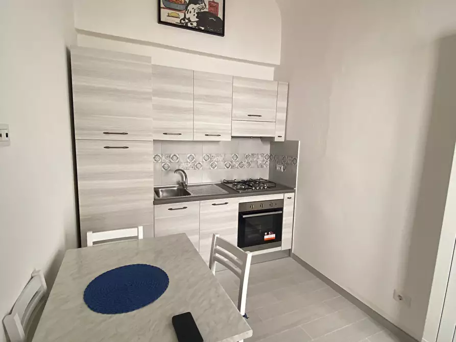 Immagine 1 di Trilocale in affitto  a Viareggio
