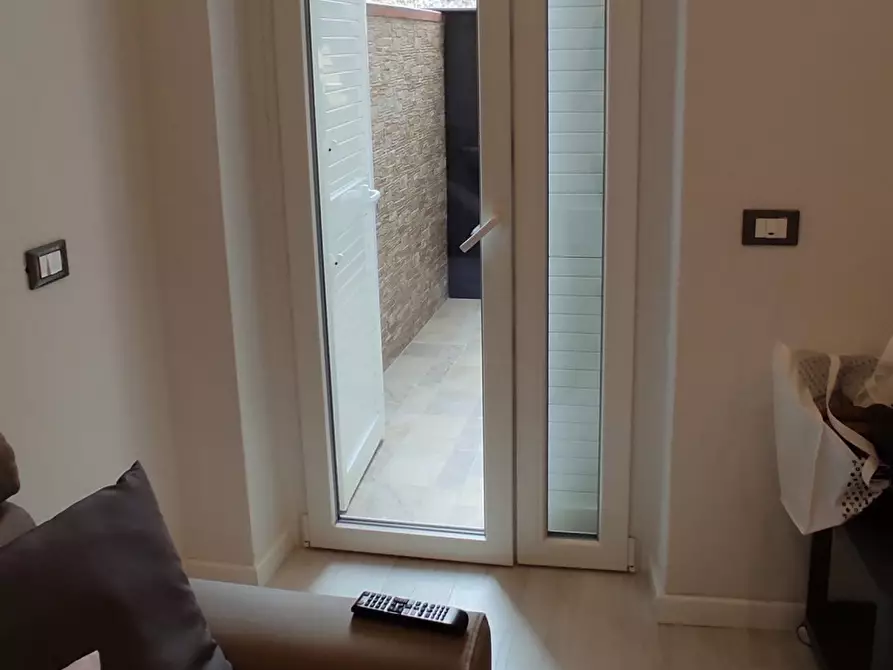 Immagine 10 di Bilocale in affitto  a Viareggio