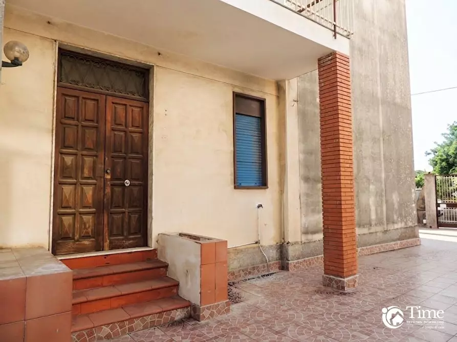 Immagine 3 di Pentalocale in vendita  in Via delle Azalee 13 a Misterbianco
