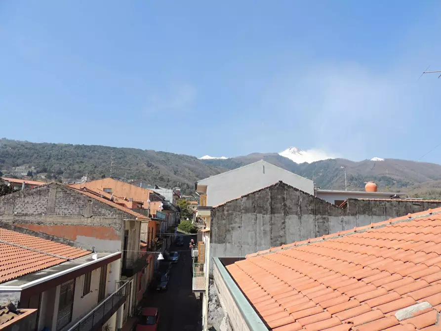 Immagine 45 di Attico in vendita  a Zafferana Etnea