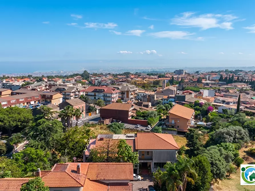 Immagine 1 di Villa in vendita  in Via Roma 29 a Sant'agata Li Battiati