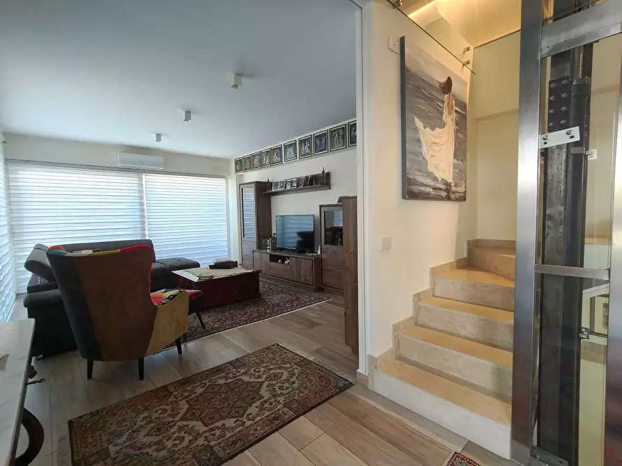 Immagine 6 di Casa indipendente in vendita  in Via Luigi Capuana 16 a Riposto