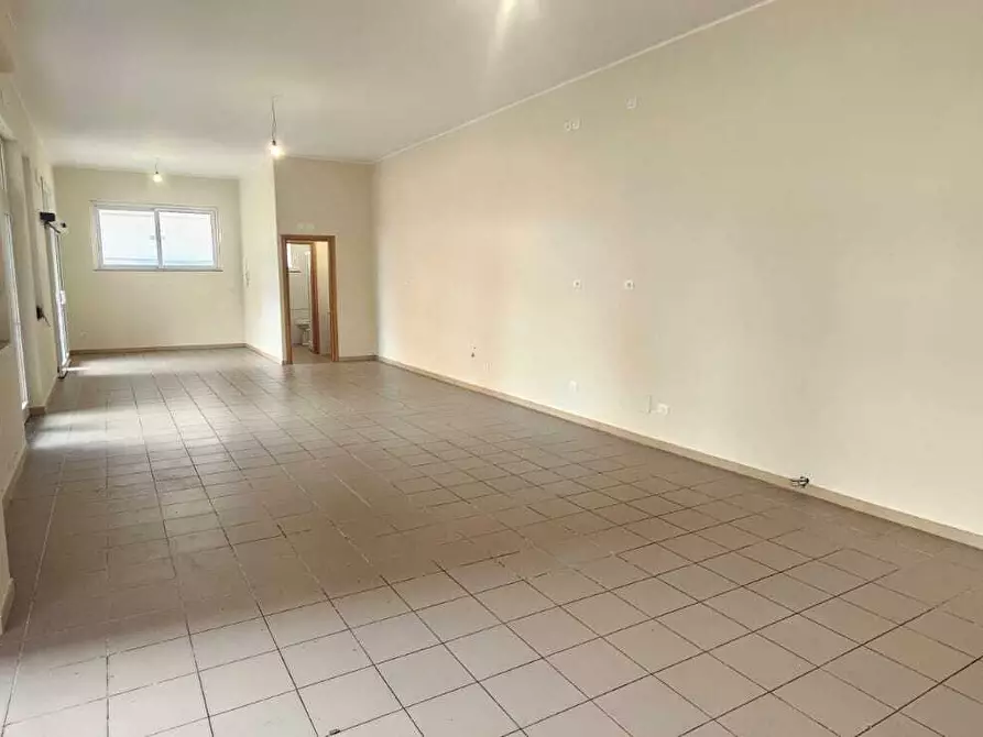 Immagine 12 di Attività artigianale in affitto  in Via Sciarelli 55 a Aci Castello