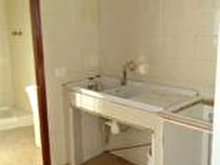 Immagine 7 di Trilocale in vendita  in Via Vincenzo Bellini 20 a San Pietro Clarenza