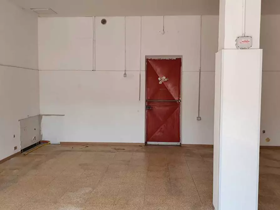 Immagine 3 di Attività artigianale in vendita  in Via Pier Santi Mattarella 2 a Belpasso