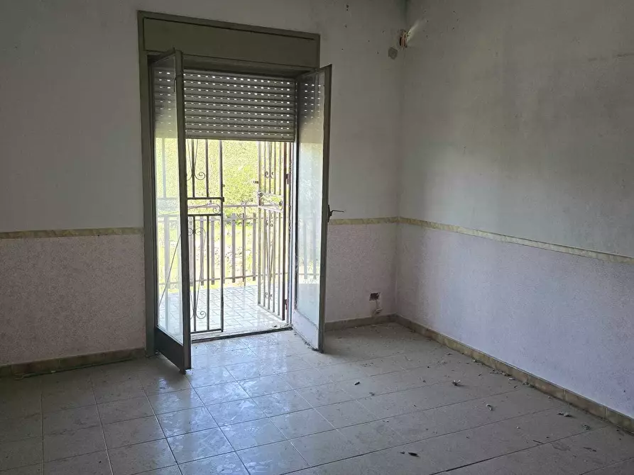 Immagine 10 di Quadrilocale in vendita  in Via Francesco Petrarca 12 a San Pietro Clarenza