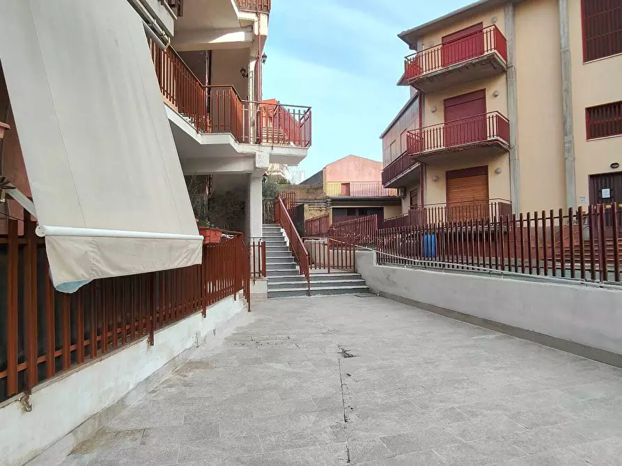 Immagine 3 di Trilocale in vendita  in Via Vincenzo Bellini 20 a San Pietro Clarenza