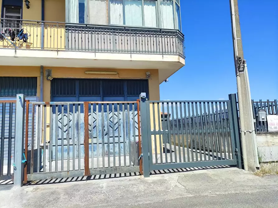 Immagine 7 di Magazzino in vendita  a Belpasso