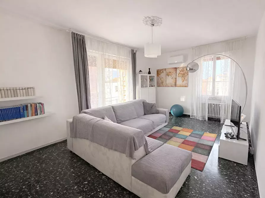 Immagine 1 di Quadrilocale in vendita  a Modena