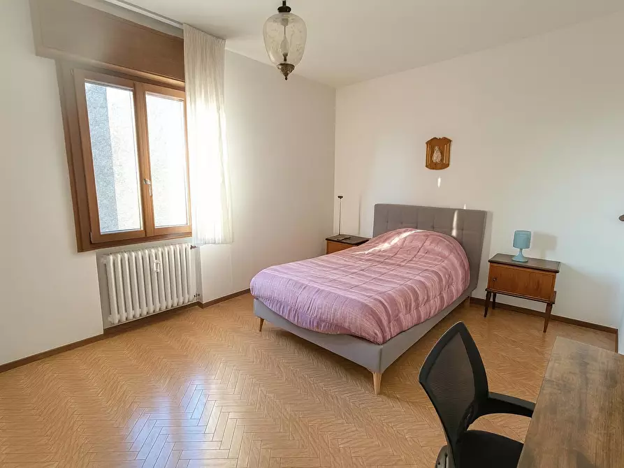 Immagine 12 di Quadrilocale in vendita  in Via L. Pulci 32 a Modena