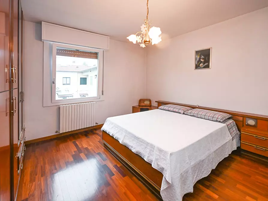 Immagine 11 di Casa trifamiliare in vendita  a Modena