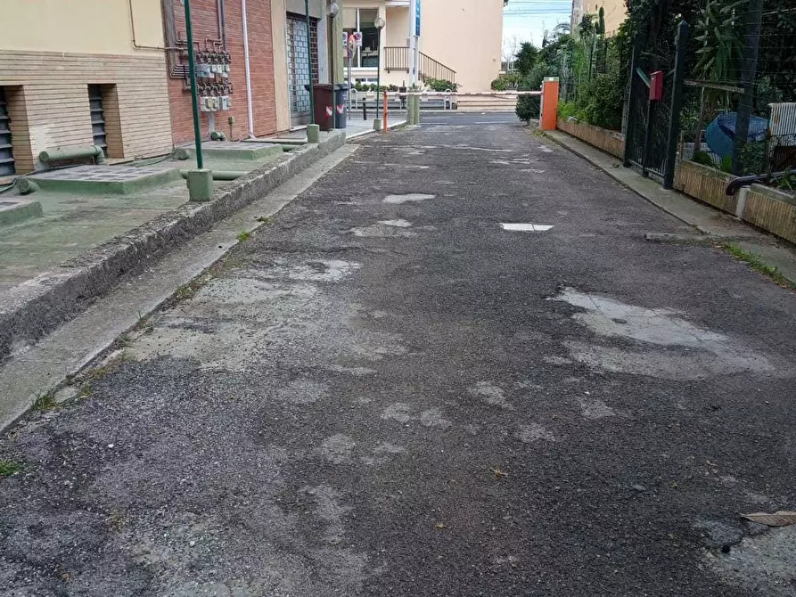 Immagine 5 di Showroom in vendita  in Via Arziglia 111 a Bordighera