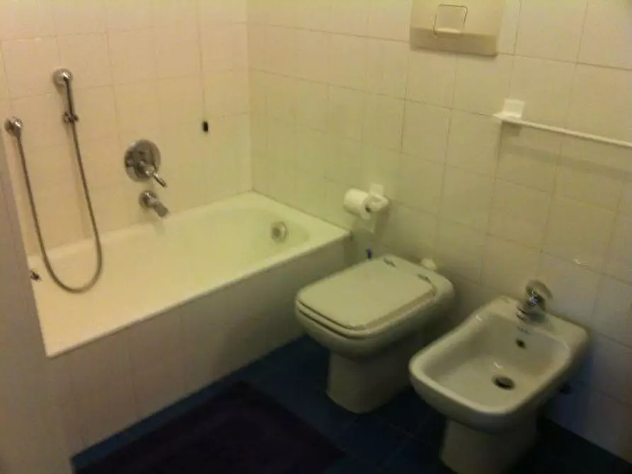 Immagine 35 di Quadrilocale in vendita  in Lungomare Argentina 10 a Bordighera