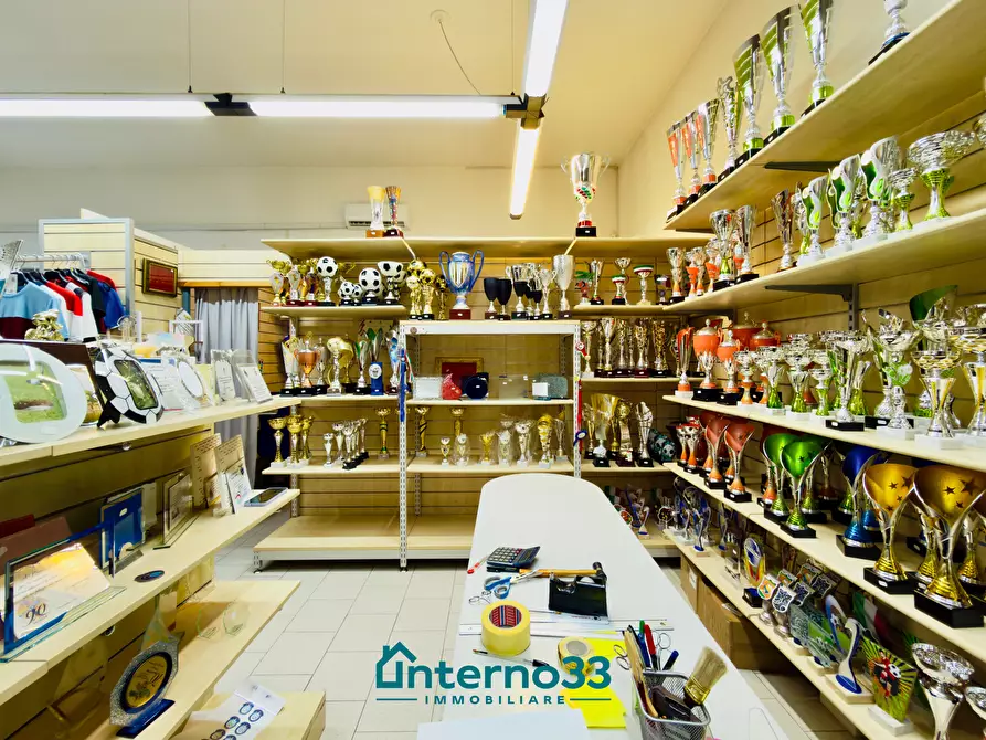 Immagine 7 di Attività commerciale in vendita  a Sarzana