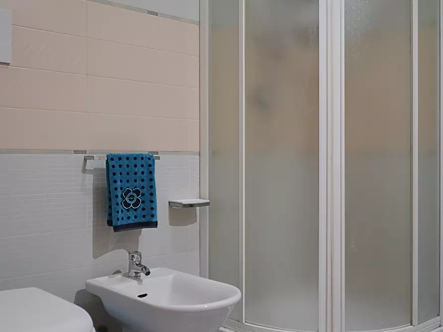 Immagine 19 di Trilocale in vendita  in Via apollo 19 a Gela