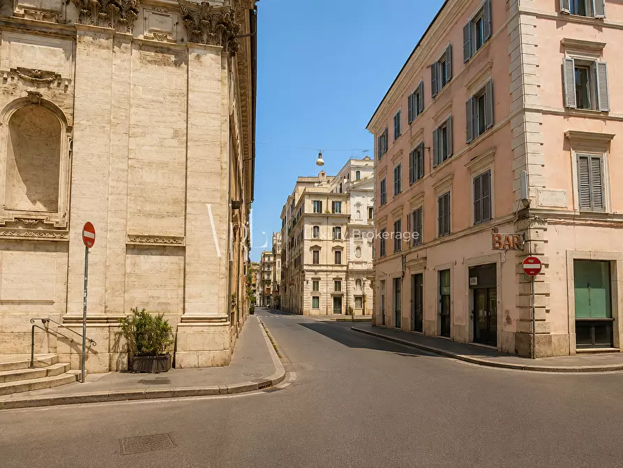 Immagine 5 di Appartamento in vendita  a Roma