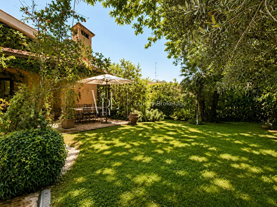 Immagine 2 di Casa bifamiliare in vendita  a Roma