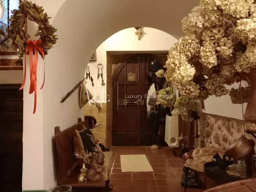 Immagine 11 di Palazzo in vendita  a Arezzo