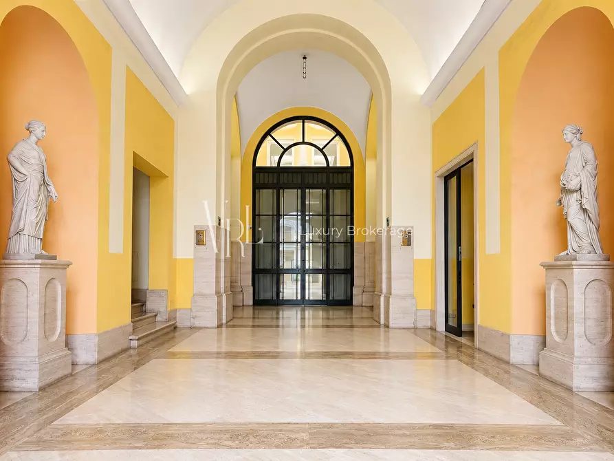 Immagine 1 di Ufficio in affitto  a Roma