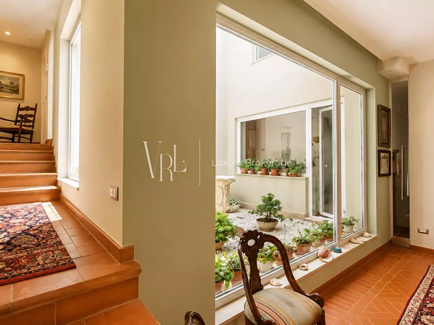 Immagine 21 di Villa in vendita  a Roma