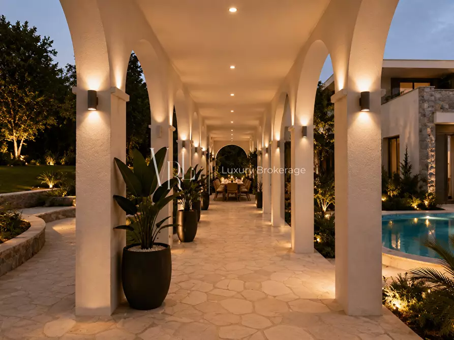 Immagine 5 di Villa in vendita  a Roma
