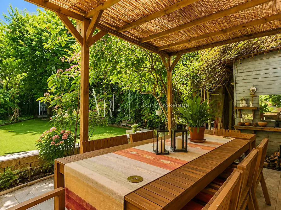 Immagine 2 di Villa in vendita  a Roma