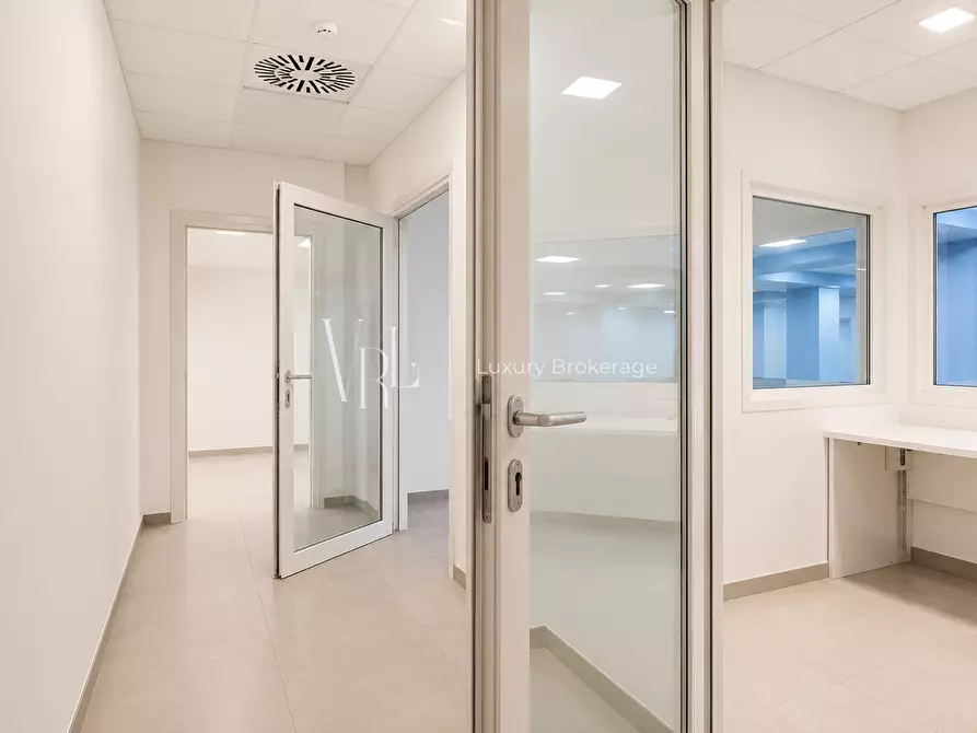 Immagine 14 di Ufficio in affitto  a Roma