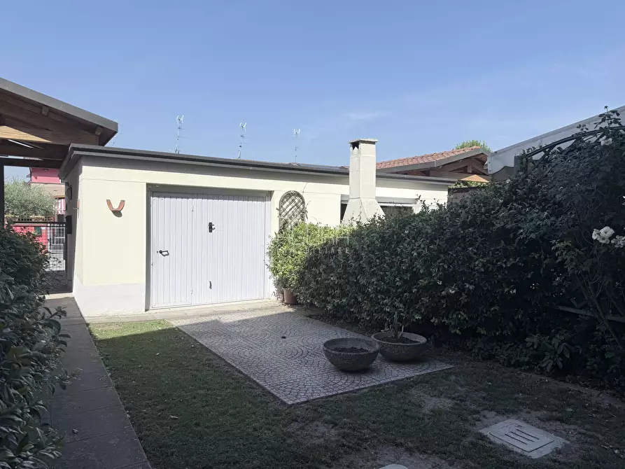 Immagine 11 di Casa indipendente in vendita  a Rovigo
