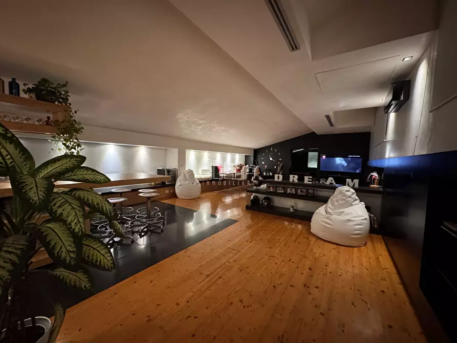 Immagine 4 di Loft/Open space in vendita  a Rovigo