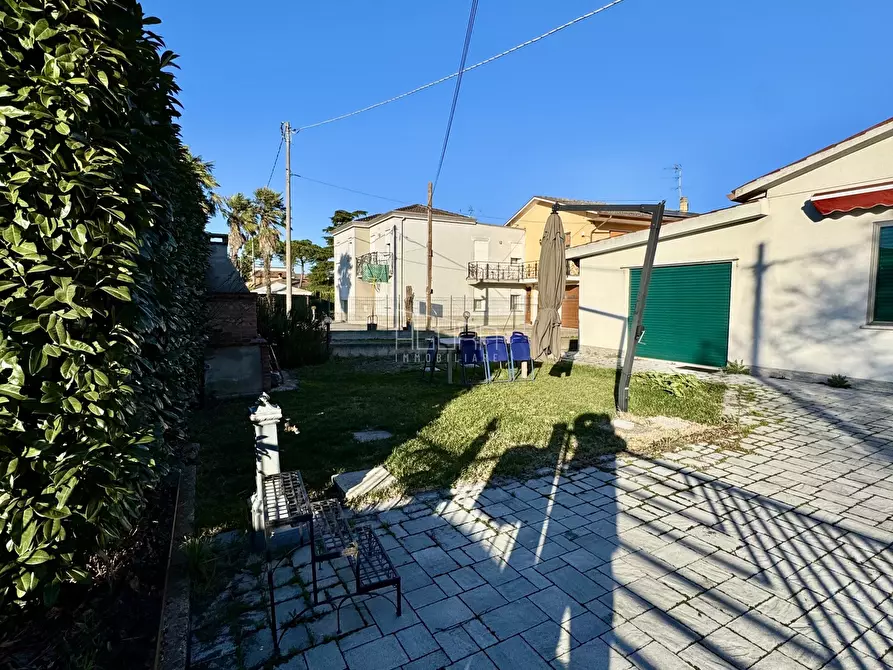 Immagine 24 di Villa in vendita  in Viale dei Mille 160 a Rovigo