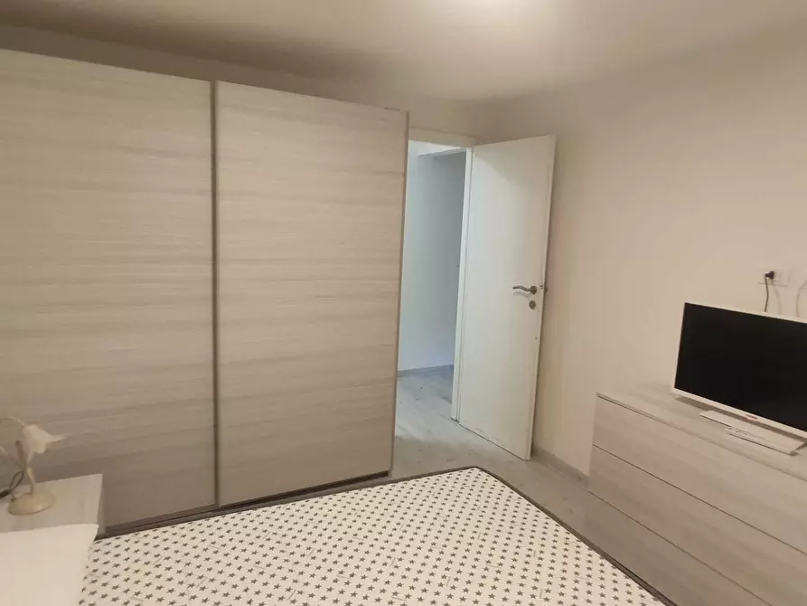 Immagine 7 di Trilocale in affitto  a Camaiore