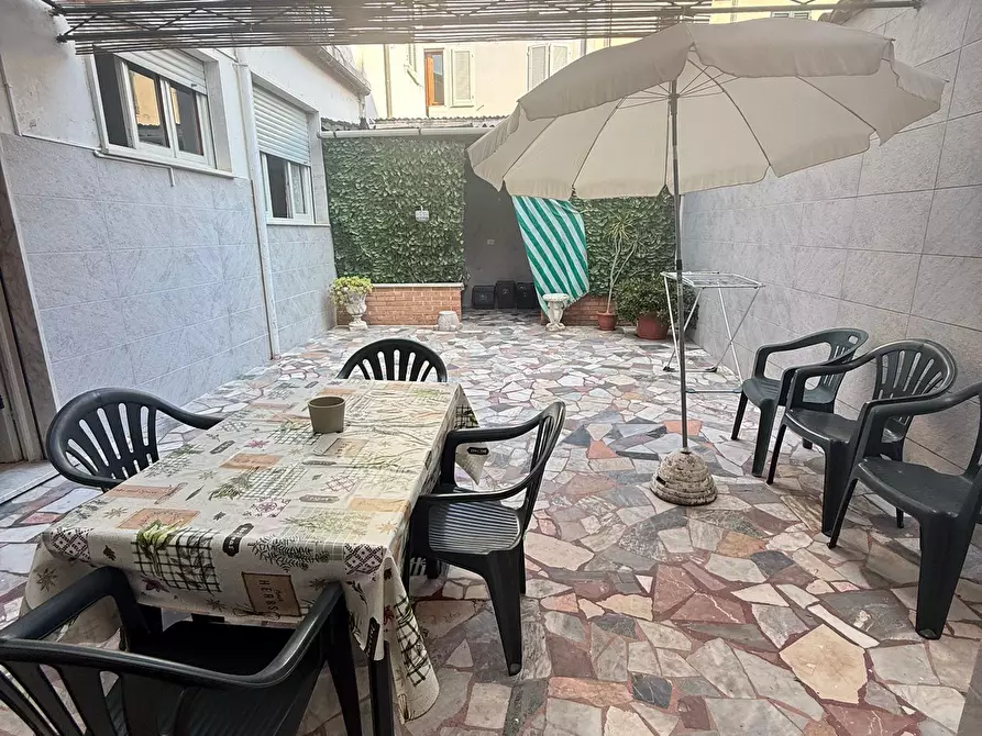 Immagine 8 di Appartamento in affitto  a Viareggio