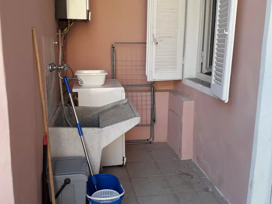 Immagine 11 di Bilocale in affitto  a Viareggio