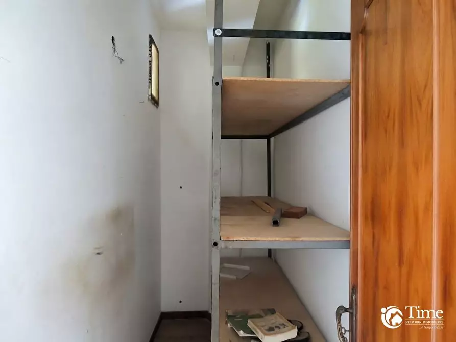 Immagine 36 di Pentalocale in vendita  in Via delle Azalee 13 a Misterbianco