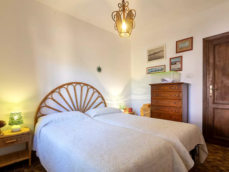 Immagine 4 di Trilocale in vendita  in via rinaggiu a Trinità D'agultu E Vignola