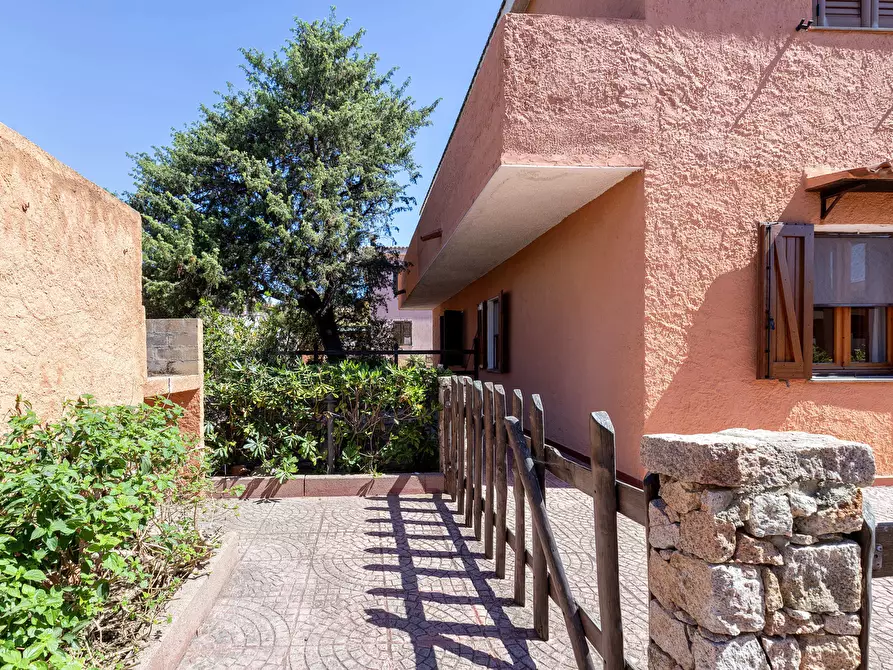 Immagine 30 di Trilocale in vendita  in via rinaggiu a Trinità D'agultu E Vignola