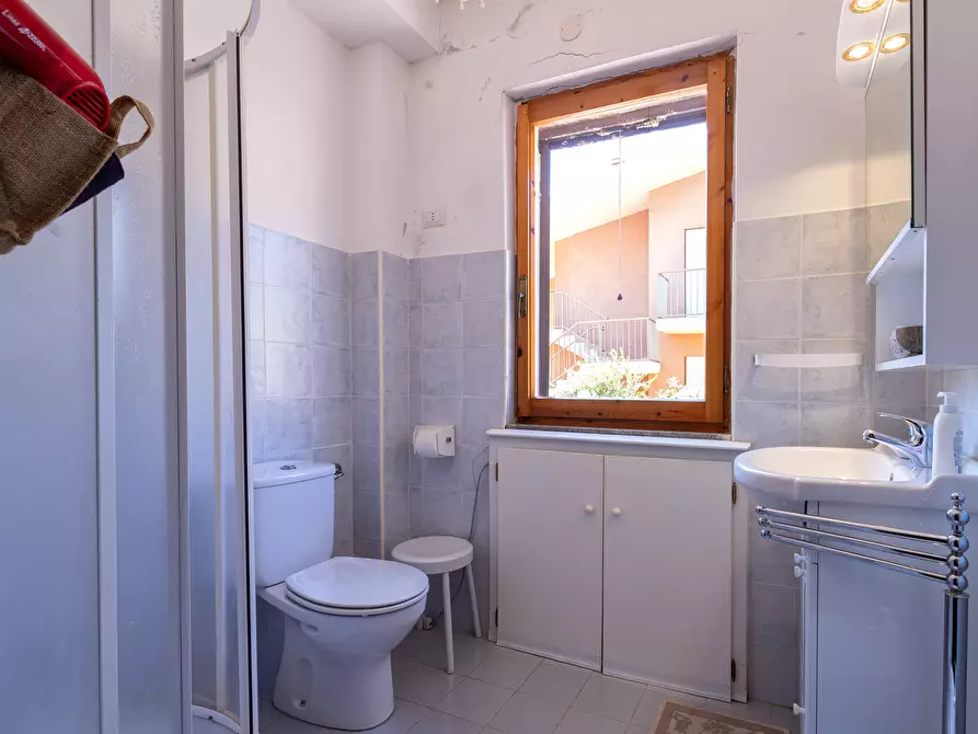 Immagine 10 di Trilocale in vendita  in via rinaggiu a Trinità D'agultu E Vignola